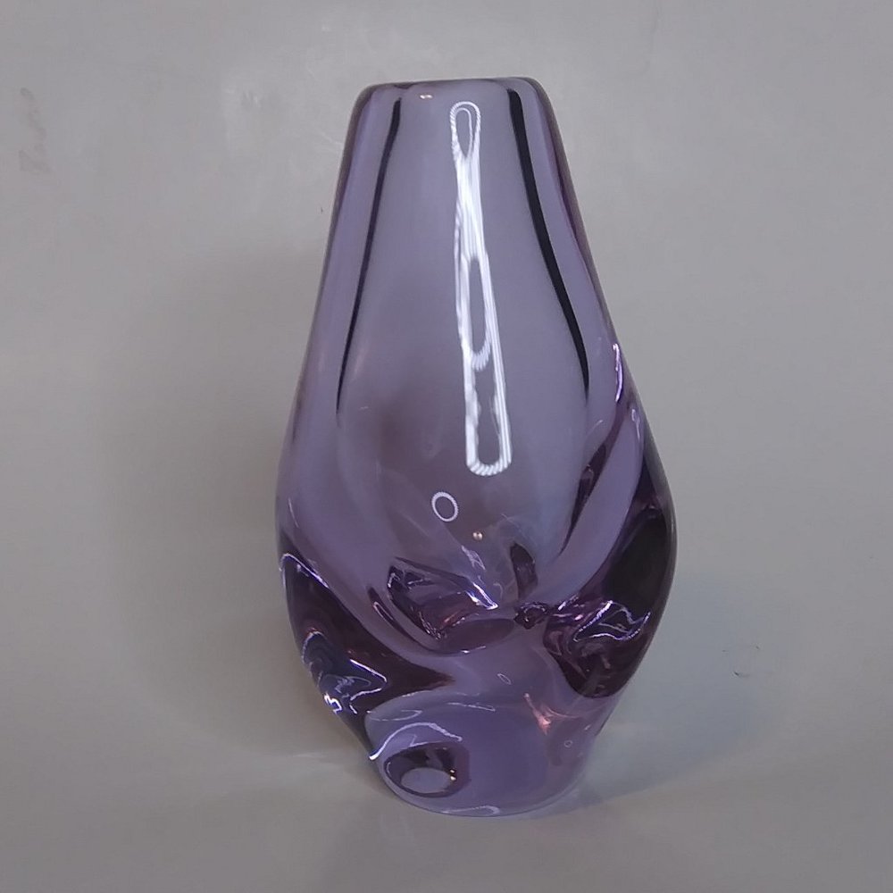 Magical Neodymium Alexandrite glass Bud Vase absolutely stunning Vintage - Picture 11 of 15